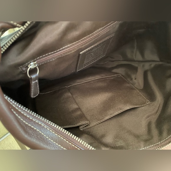 Coach EUC zipper top u moon shape shoulder handbag in chocolate brown - Picture 10 of 12